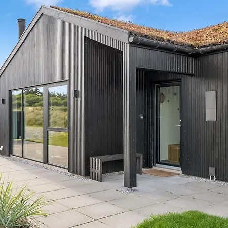 Egil - 1-5km From The Sea By Interhome